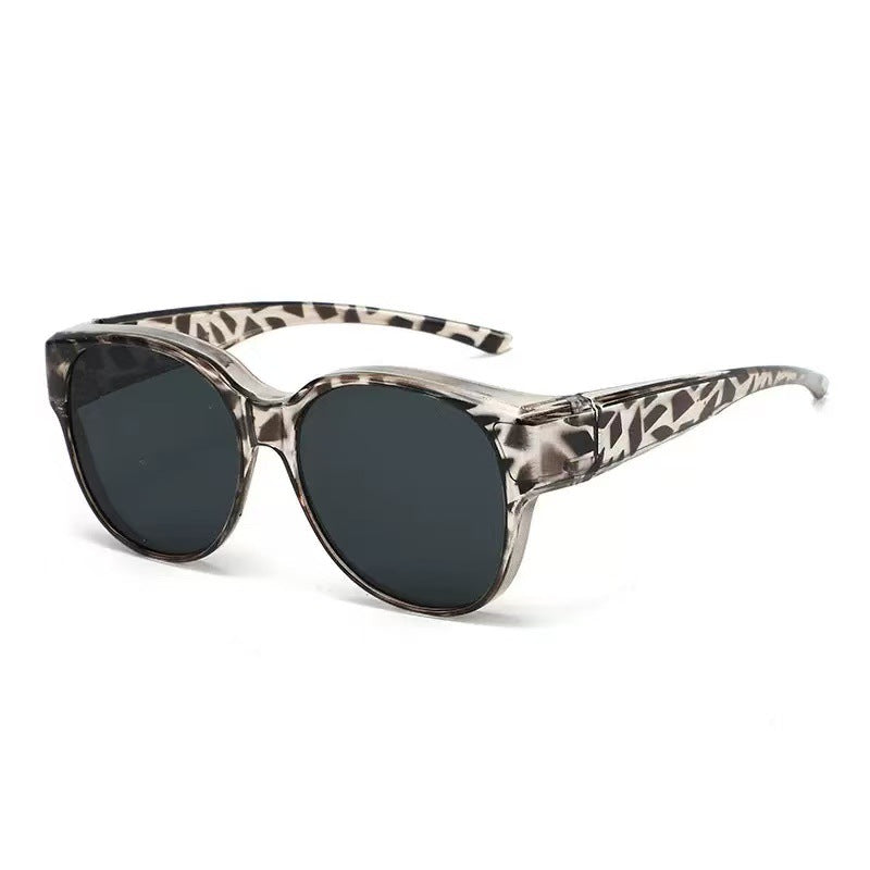 Tortoiseshell sunglasses are specially designed for driving to prevent polarition and protect women from the sun